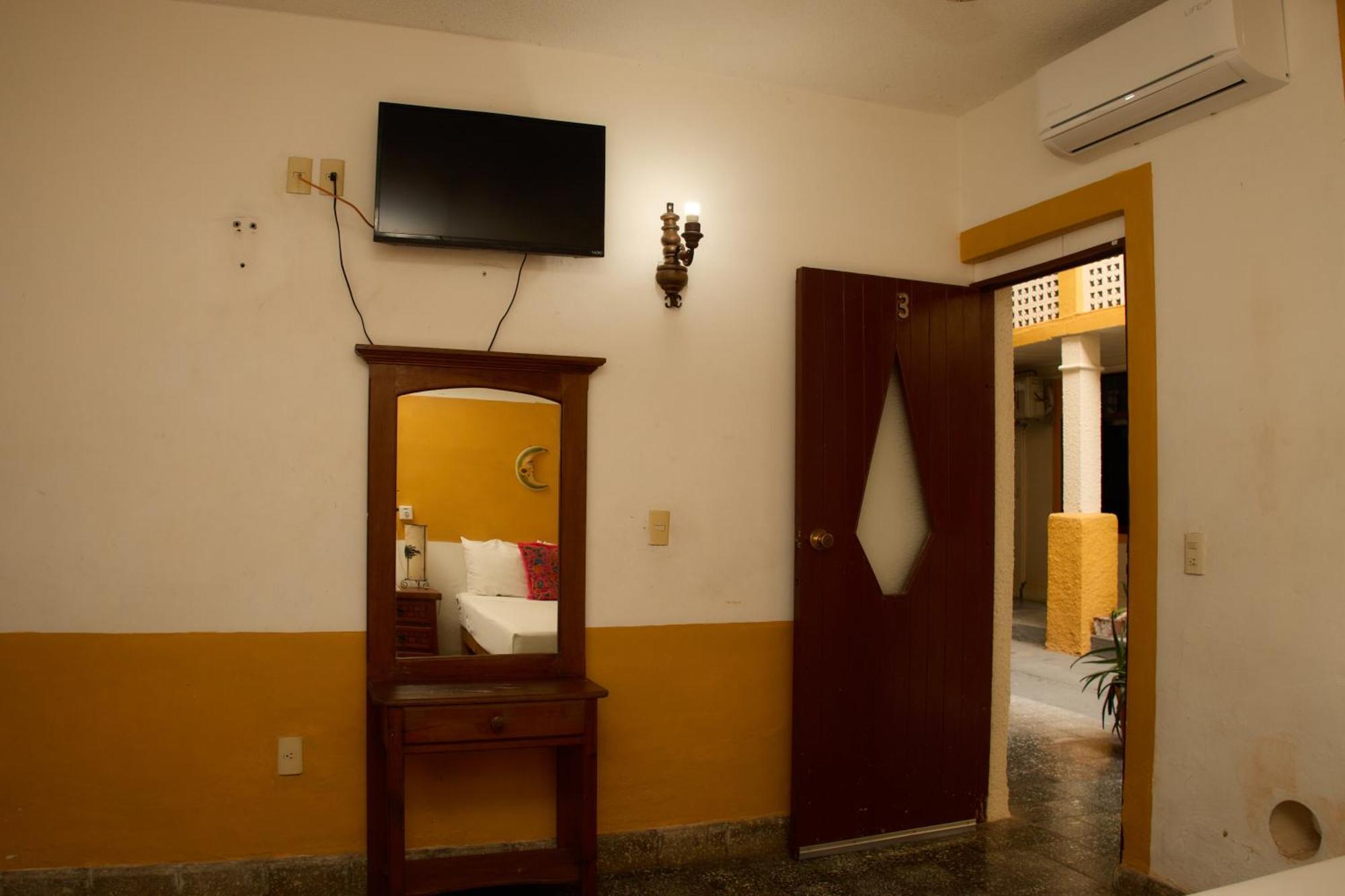 Hotel San Lorenzo Barra de Navidad Zewnętrze zdjęcie